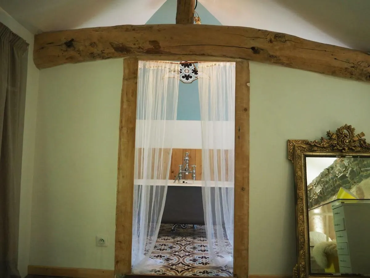 Le Chatel En Beaujolais Valsonne
