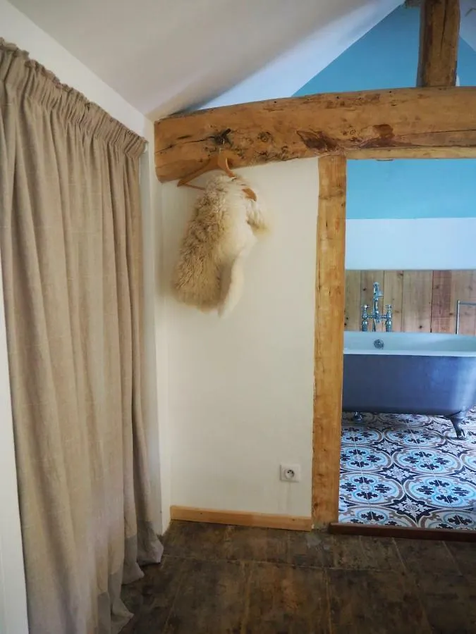 Le Chatel En Beaujolais Valsonne منزل للإقامة